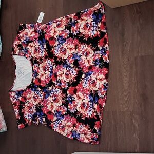 NWT Torrid Super Soft Knits ladies short  sleeve  blouse size Torrid 6